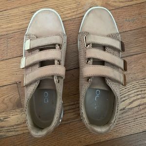 Aldo Sneakers with velcro